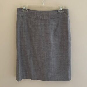 Banana Republic Grey Pinstripe Lined Pencil Skirt w/ Back Slit NWOT
